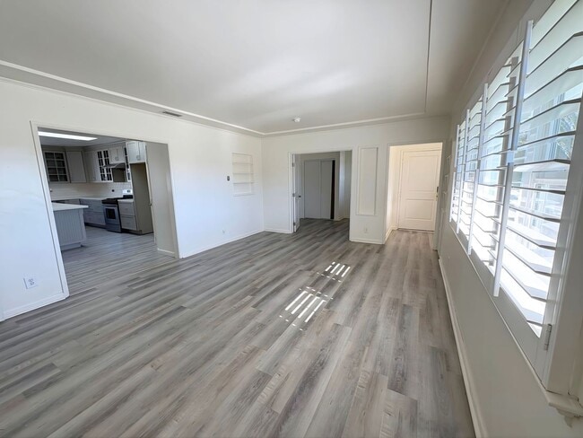 Building Photo - 587 E Arrow Hwy