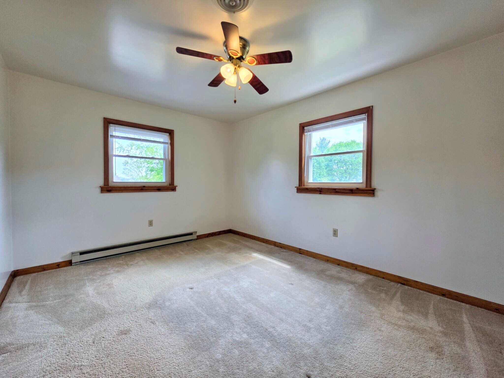 Building Photo - 909 Hannah Dr