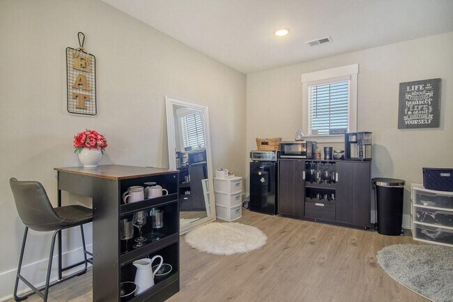 Building Photo - Refined Living in Midtown Nexton