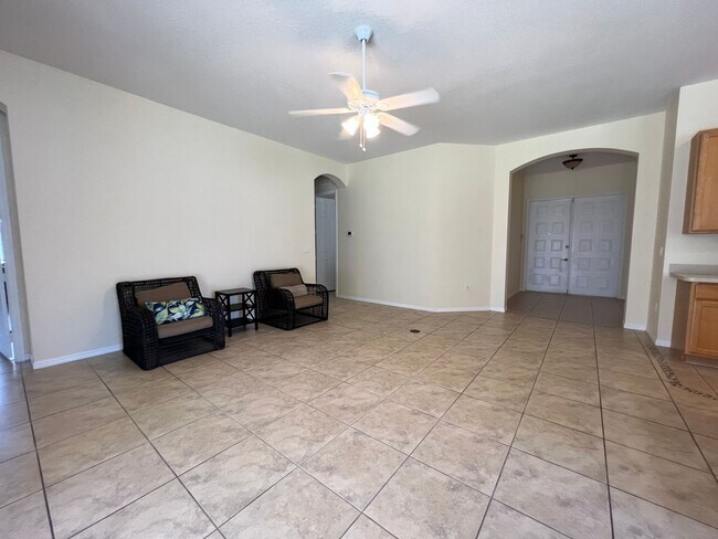 Building Photo - 3 BEDROOM, 2 BATH HOME IN THE GATED COMMUNITY OF LAKE FOREST