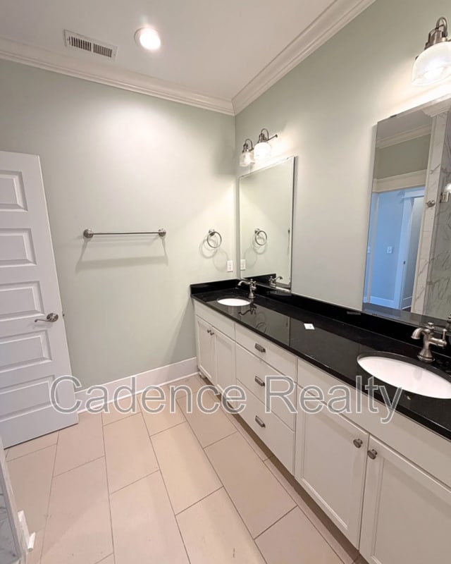 Building Photo - 1712 Tearthumb Ct