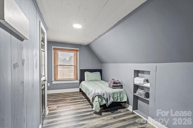 Building Photo - 2708 Mooresville Rd