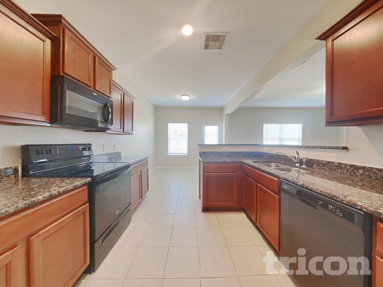 Building Photo - 692 Totem Trail Dr