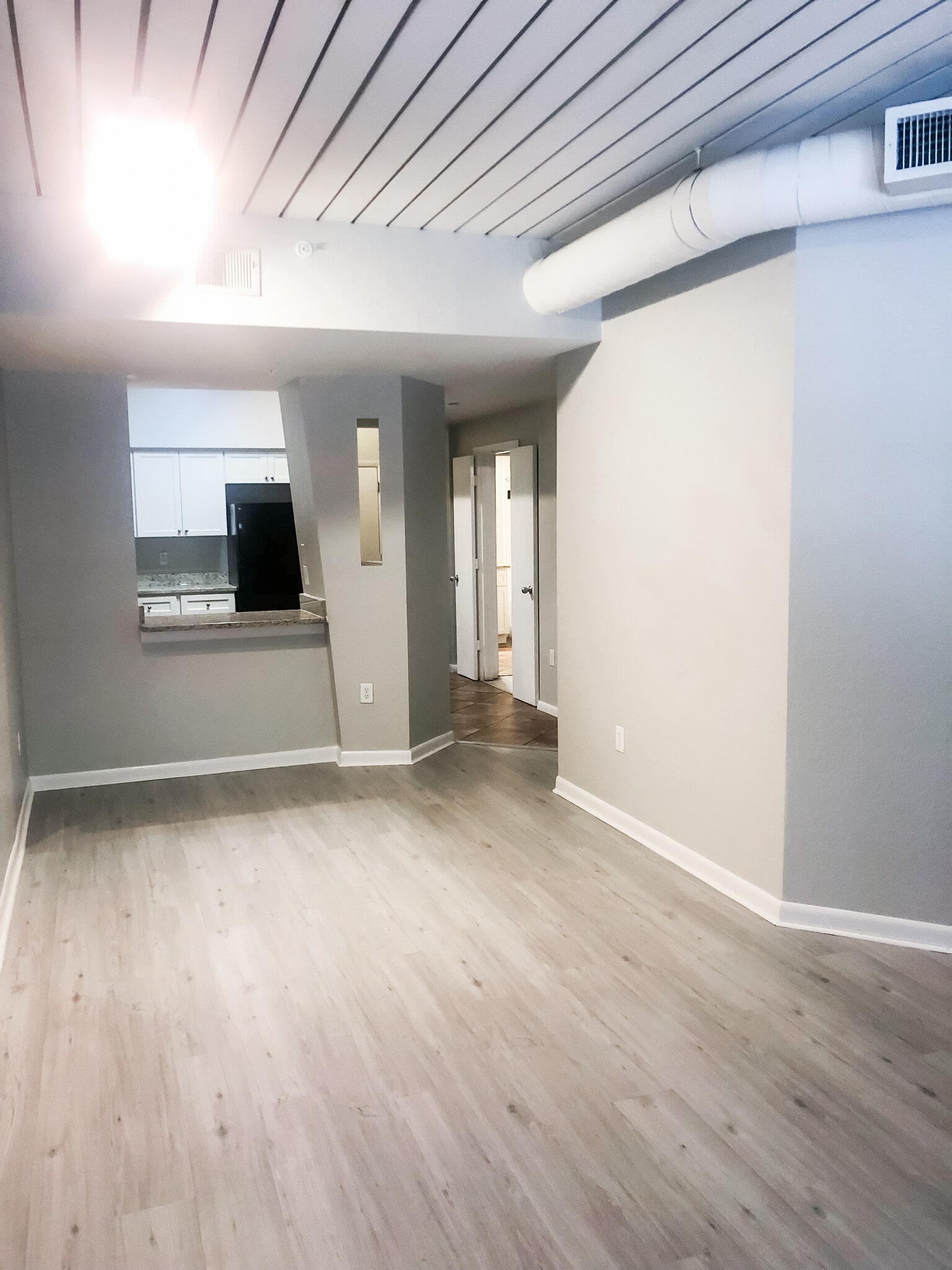 Building Photo - 2411 W Horatio St