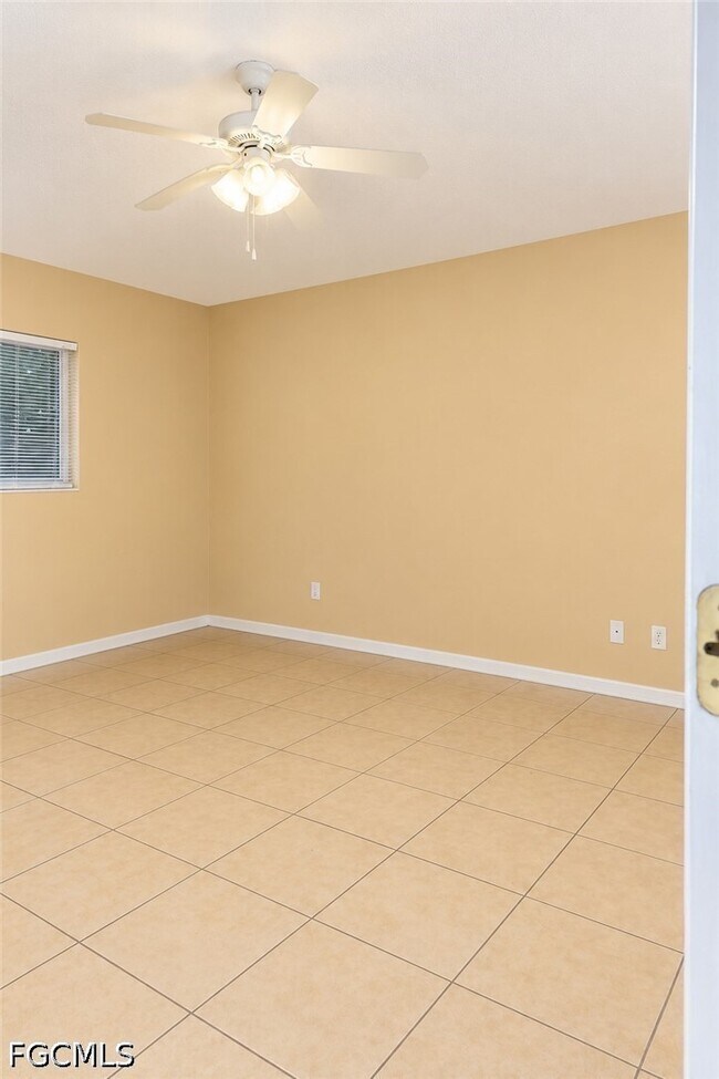 Building Photo - 610 SW 47th St