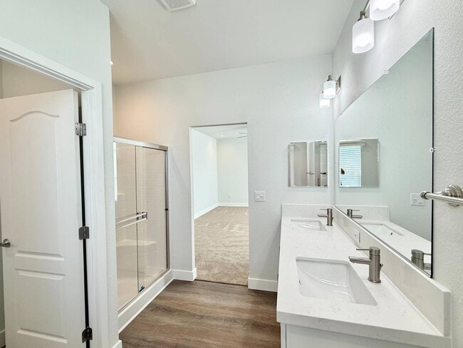 Building Photo - 11 Palm Via