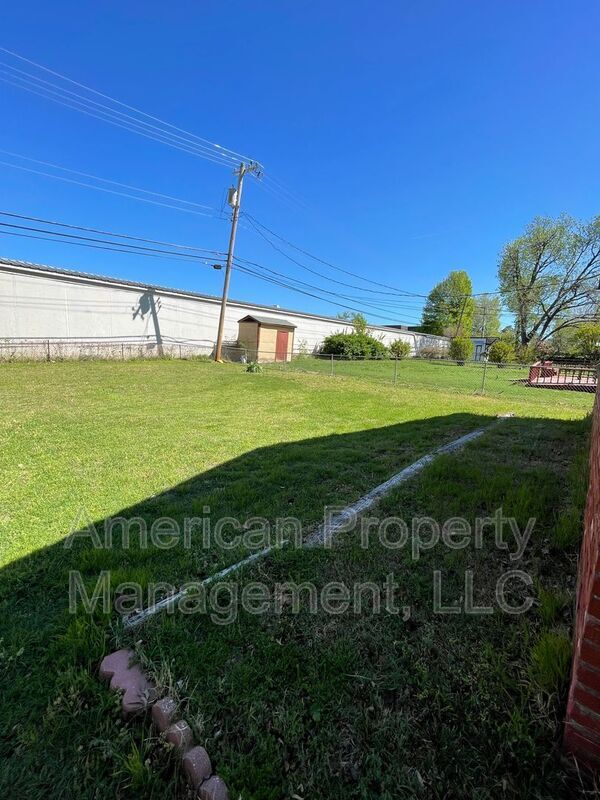 Building Photo - 5147 S Toledo Ave