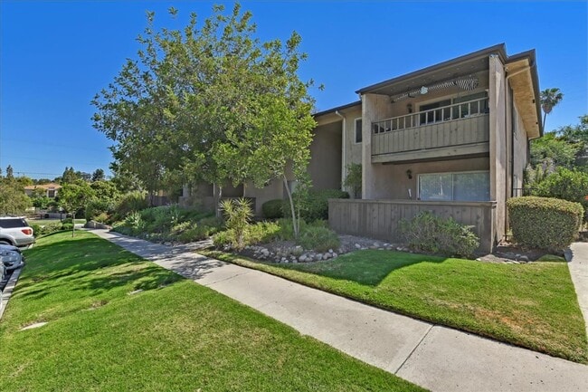 Building Photo - 9175 Campina Dr