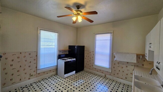 Building Photo - Denver Heights 2 Bedroom Home