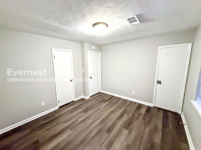 Building Photo - 436 Henry St