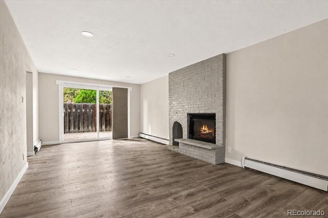 Building Photo - 2560 Brentwood St