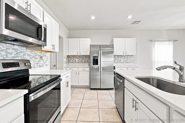 Building Photo - 484 Cherimoya St