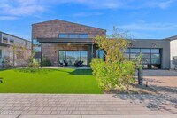 Building Photo - 8430 S 10th Ln