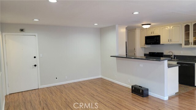 Building Photo - 5403 Newcastle Ave