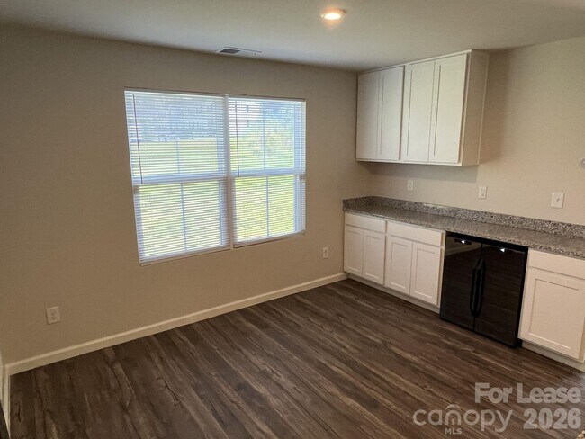 Building Photo - 4320 Bowline Dr