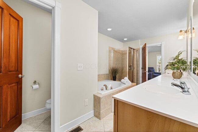 Building Photo - 975 N 6th St