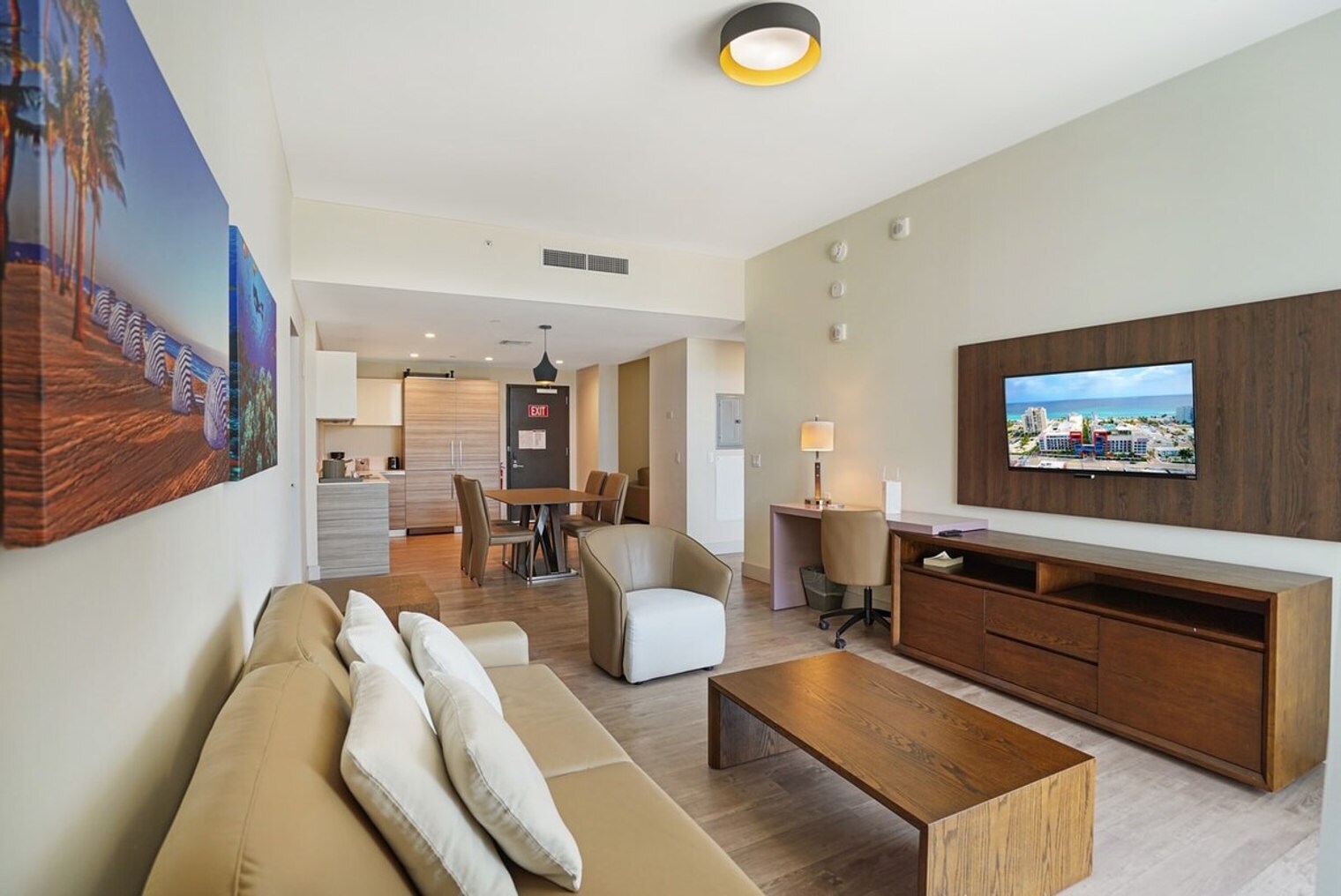 Building Photo - 209 N Ocean Dr