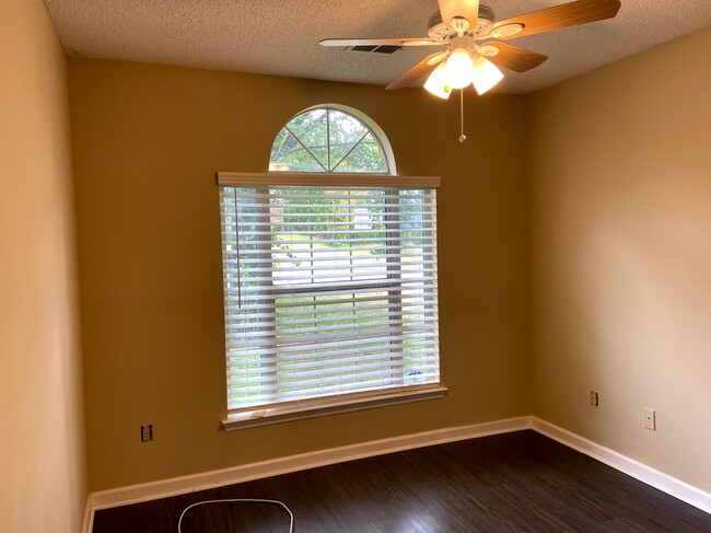 Building Photo - 2111 Boone Pl