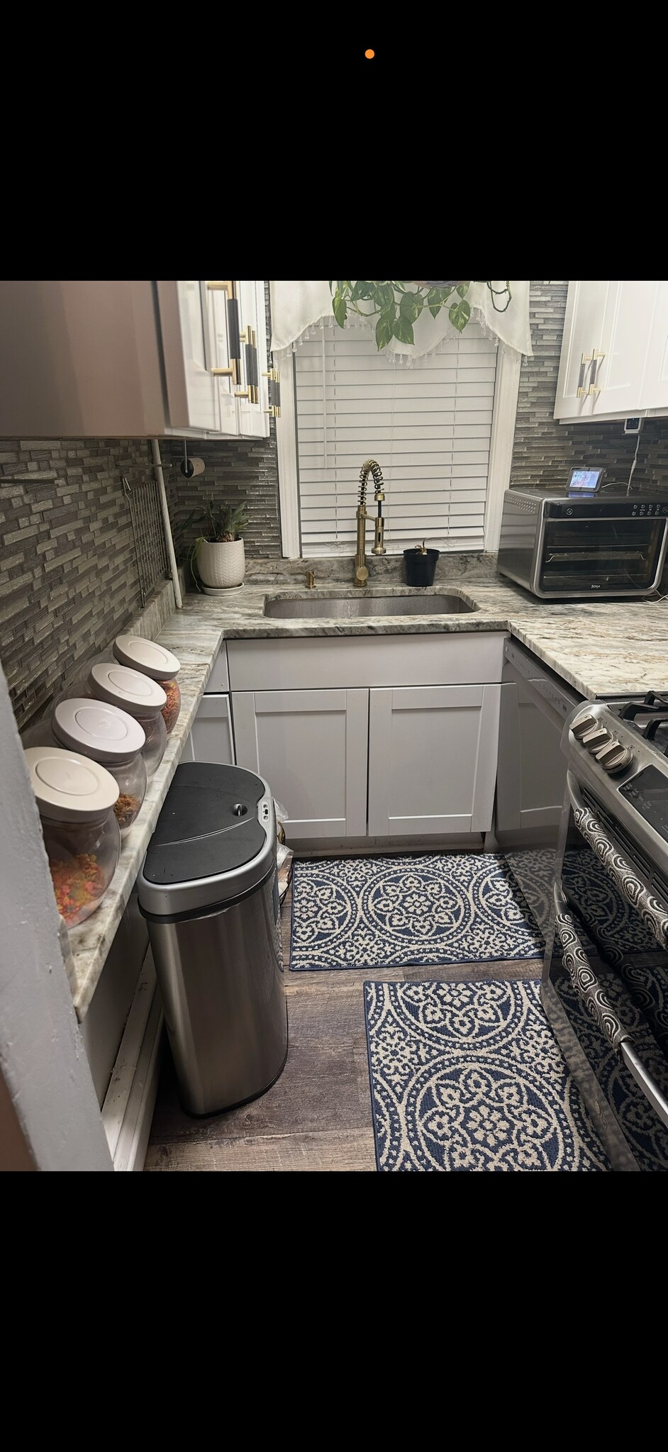 Building Photo - 544 Power Rd