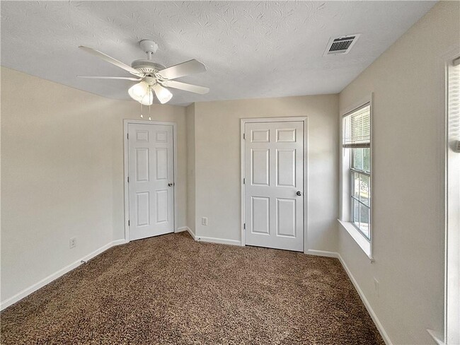 Building Photo - 3397 Hill Pond Dr NE