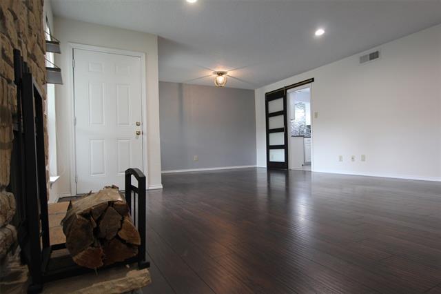 Building Photo - 10650 Steppington Dr