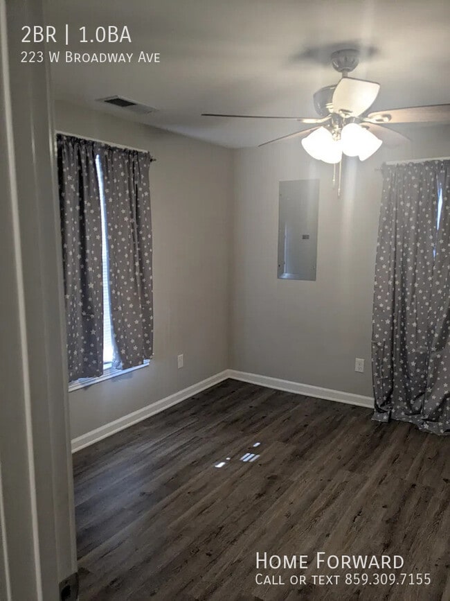 Building Photo - 223 W Broadway Ave