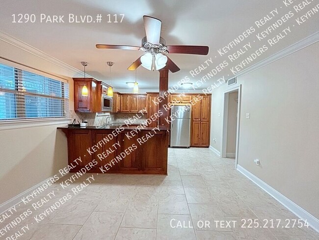 Building Photo - 1290 Park Blvd