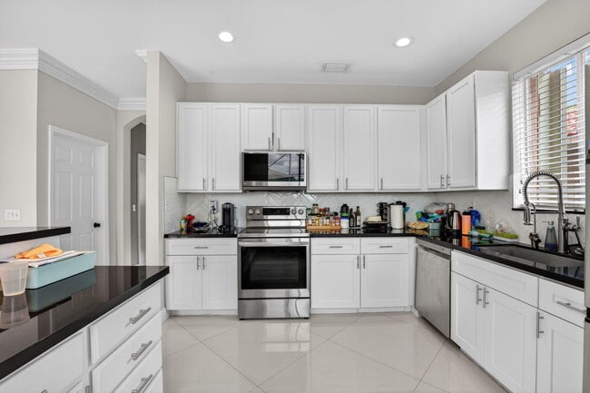 Building Photo - 3755 Pebblebrook Ct