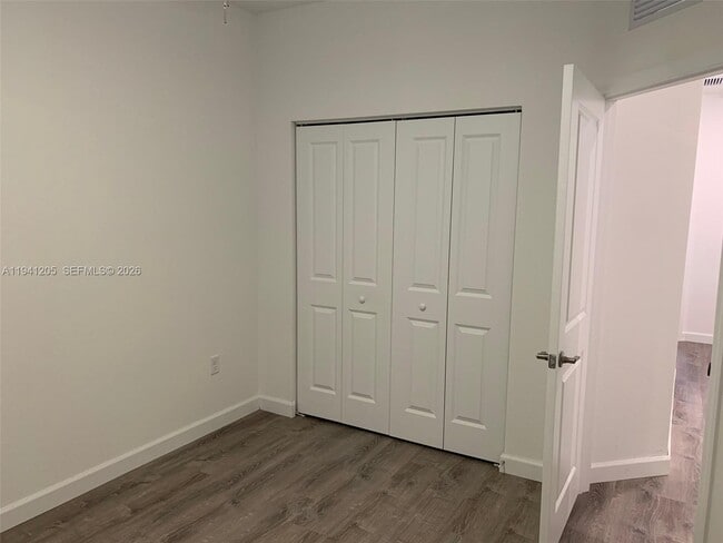 Building Photo - 1271 SE 27th Terrace