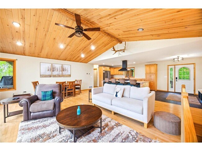 Building Photo - 17079 Paw Print Dr