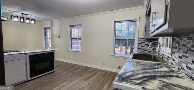 Building Photo - 2349 Valley Way