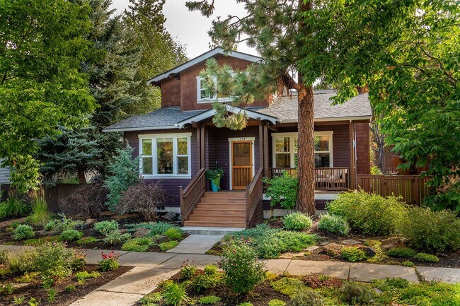 Building Photo - Beautiful Craftsman Style Home in Northwes...