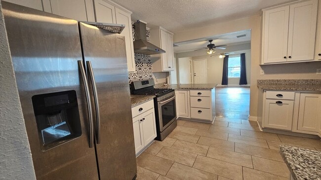 Building Photo - 4405 Alice St