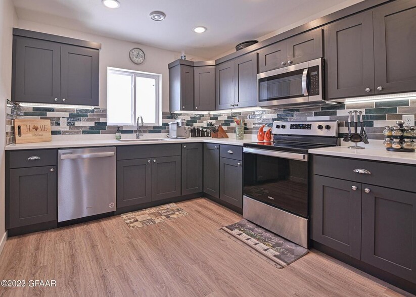 Building Photo - 809 Thames Ct