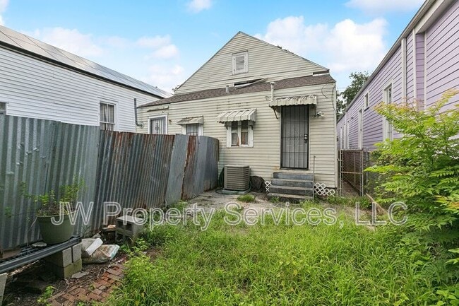 Building Photo - 1830 Elysian Fields Ave