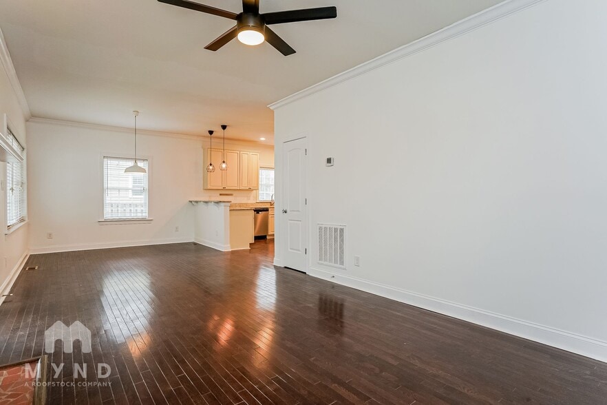 Building Photo - 211 Idlewild Ave