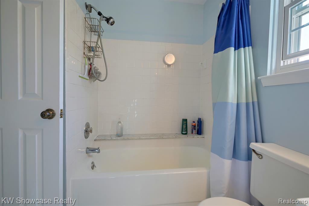 Building Photo - 24509 Simmons Dr