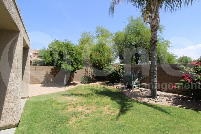 Building Photo - 17413 N 19th Run