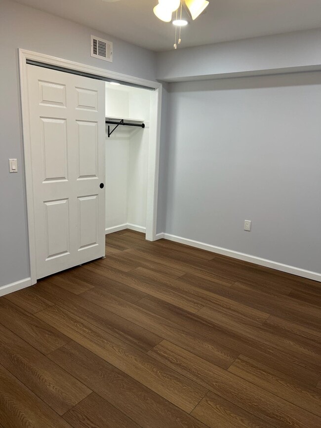 Building Photo - 384 Palisade Ave