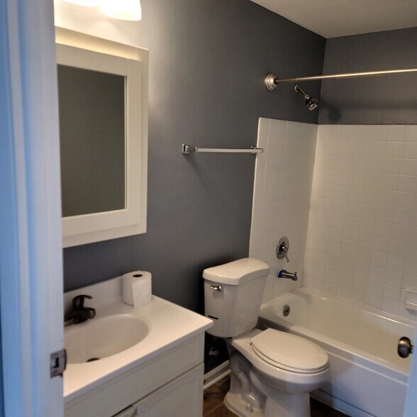 Building Photo - 119 Millbrook Ln