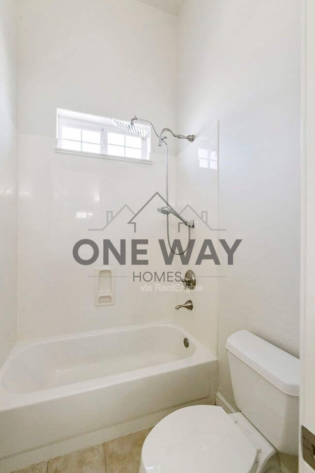 Building Photo - 4432 E Ford Ave