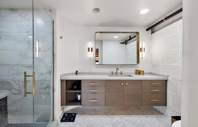 Building Photo - 2003 Brooklyn St