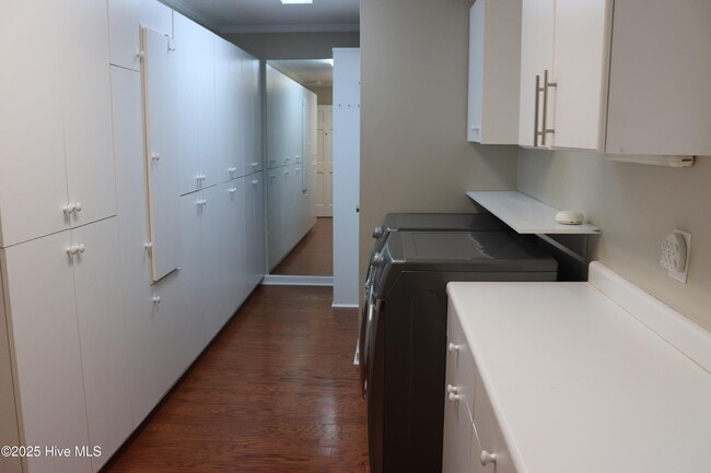 Building Photo - 207 Gemini Ct
