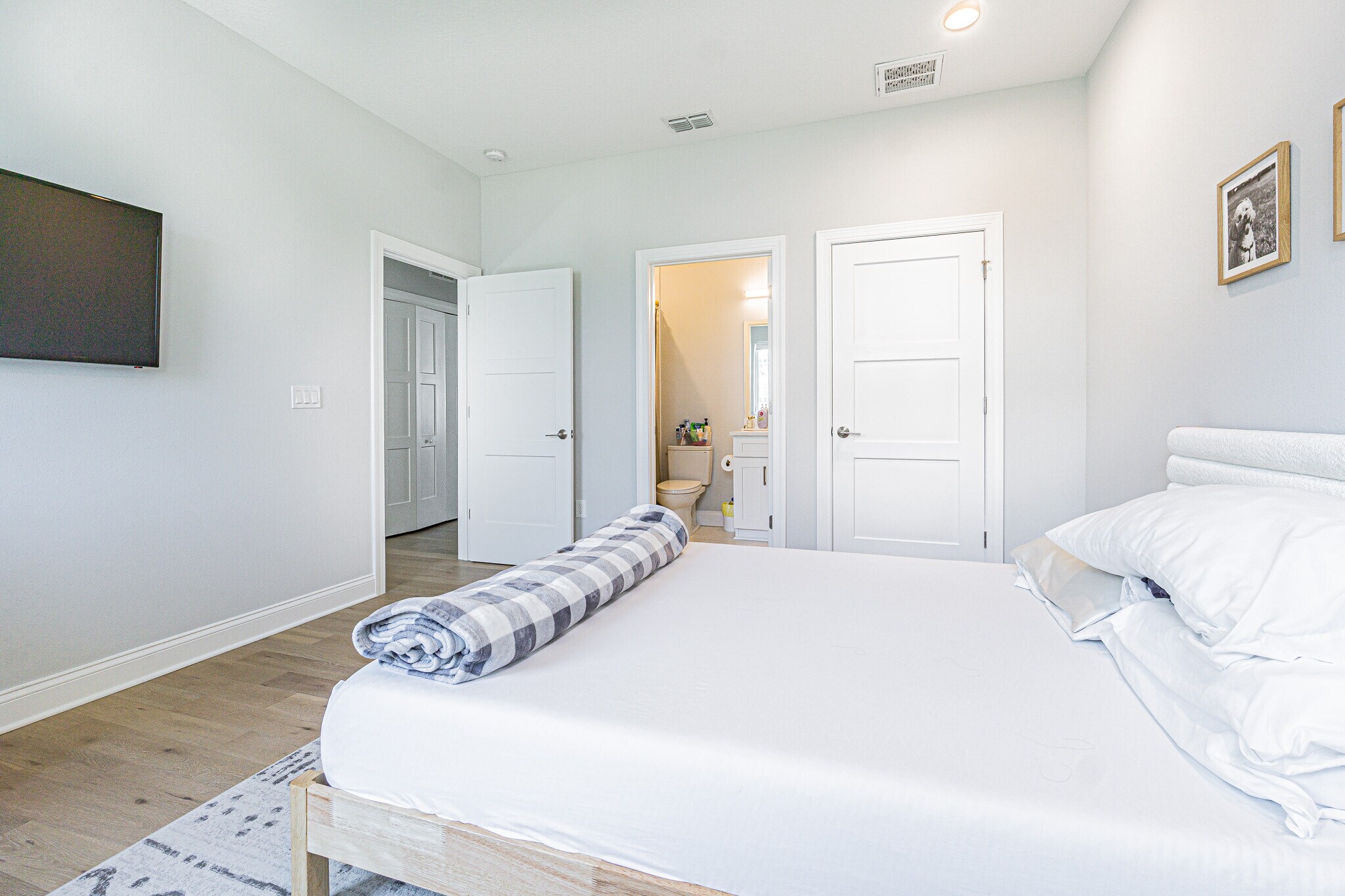 Building Photo - 4729 Legacy Park Dr