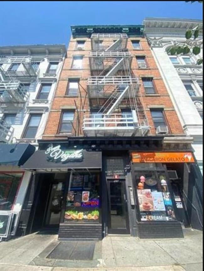 Building Photo - 410 Washington St