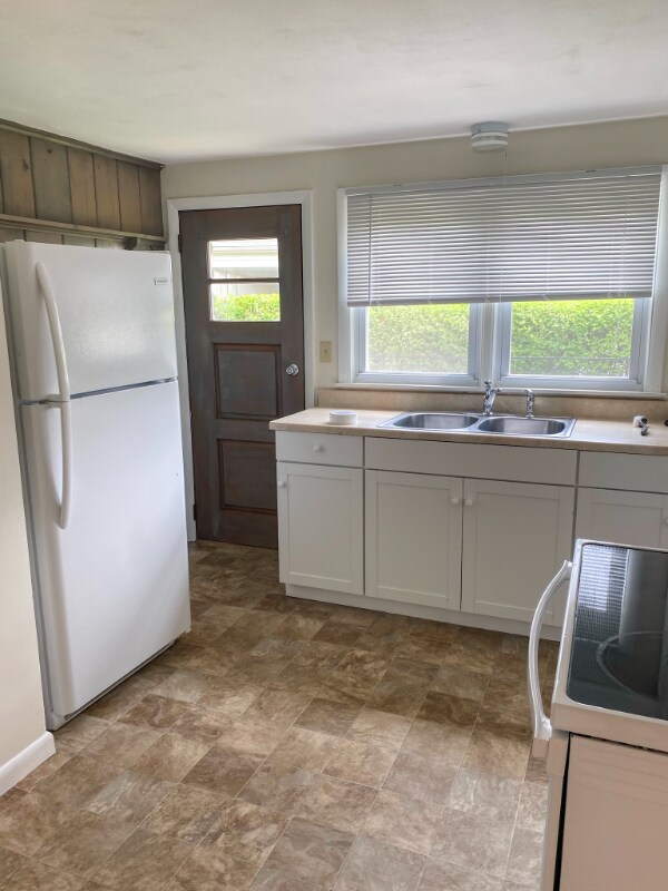 Building Photo - 7 W Silver St