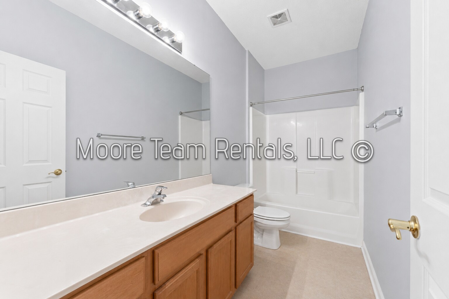 Building Photo - 250 Highland Golf Dr