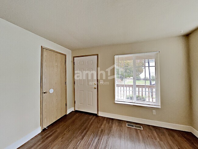 Building Photo - 16989 SW Cashew Way