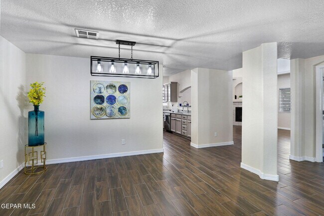 Building Photo - 3121 Tierra Paola Ln