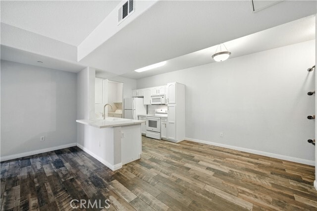 Building Photo - 41410 Juniper St